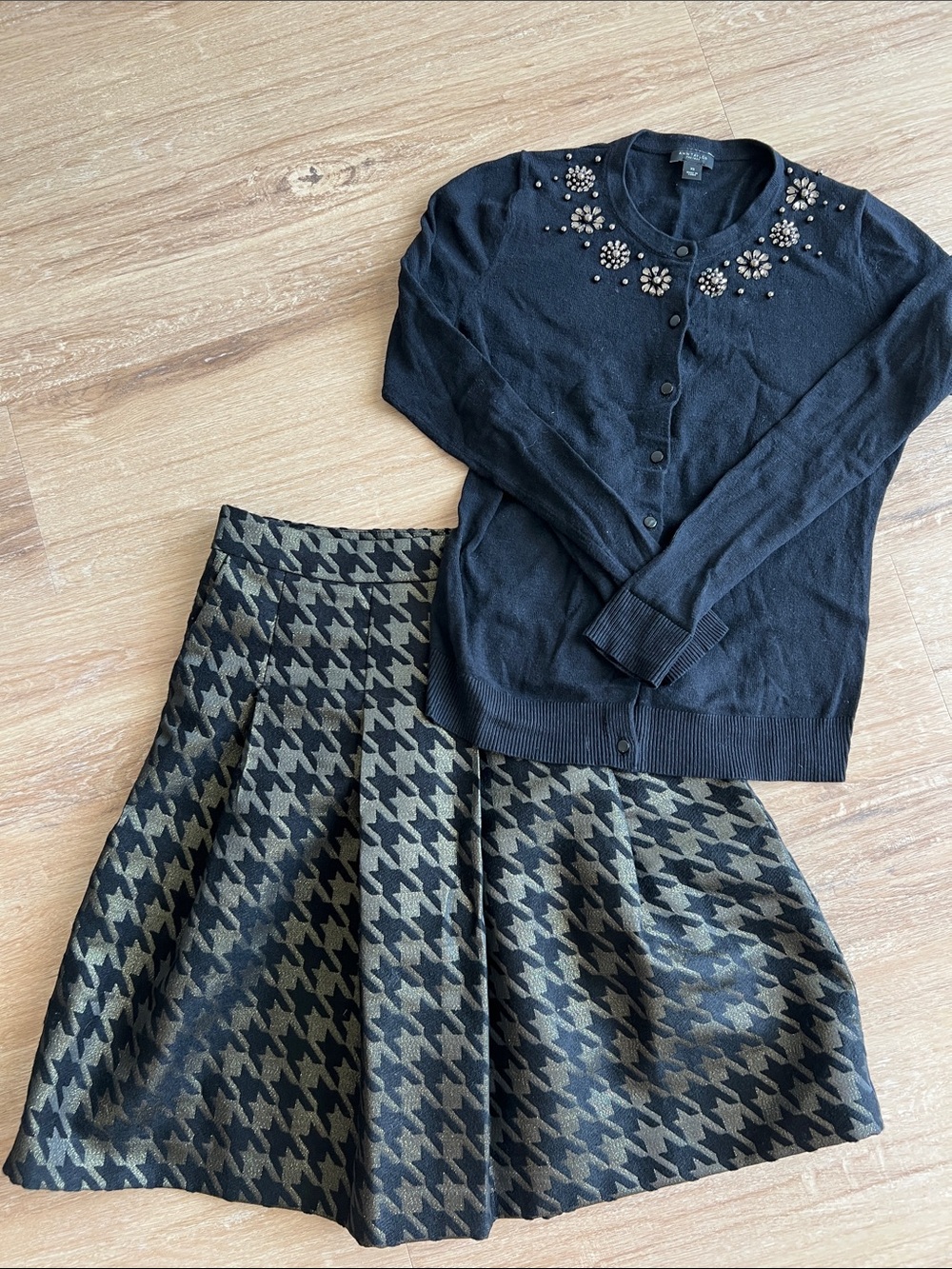 Ann Taylor Factory Size 0PEmbellished Black Cardigan & Houndstooth Skirt Set
